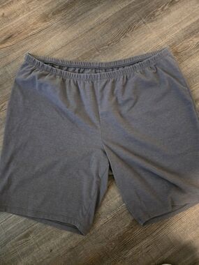 Unisex Gray Everyday Elastic-Waist Shorts. Size 3X